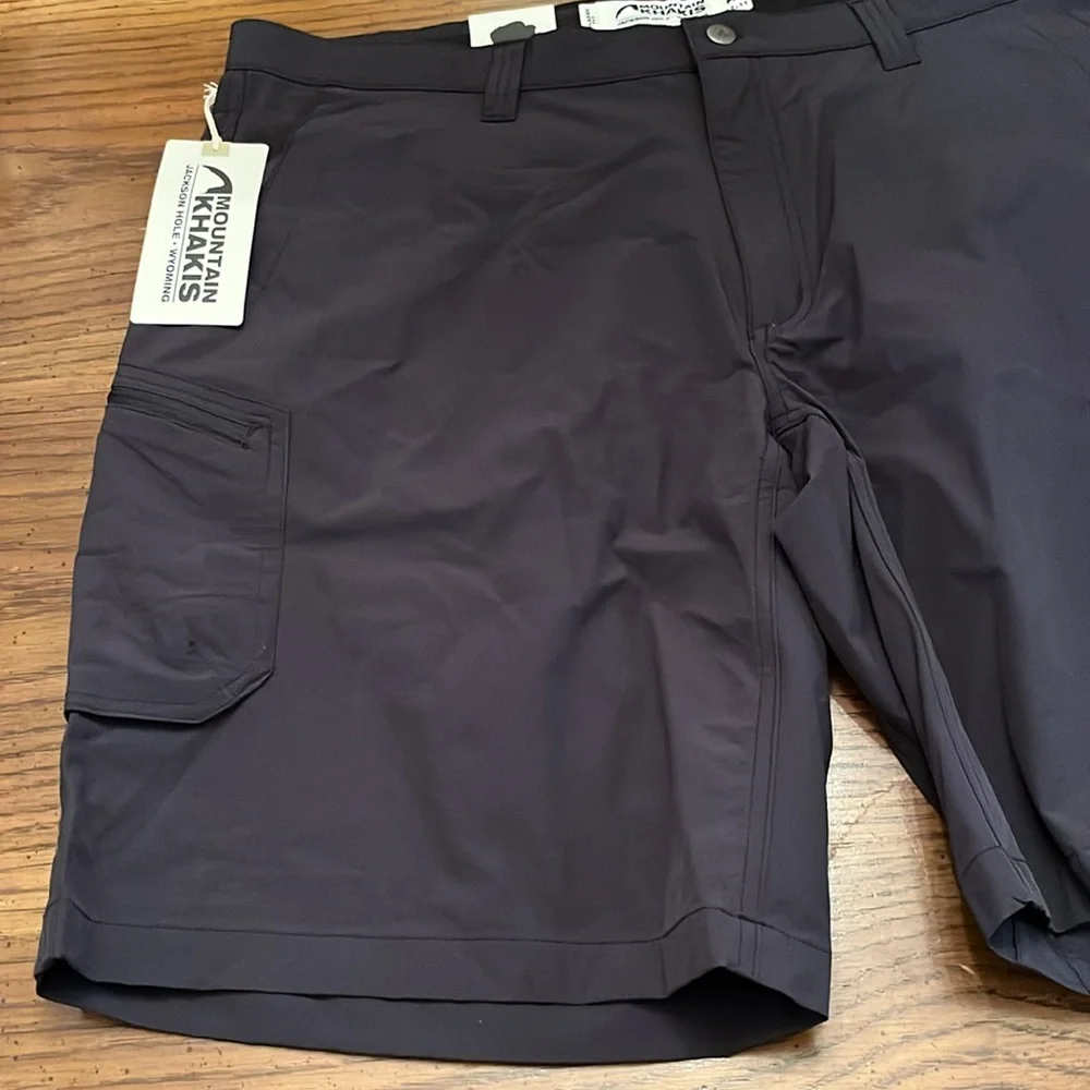 Mountain Khakis shorts,‎ size 42, NWT